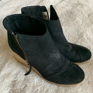 Toms wedge booties